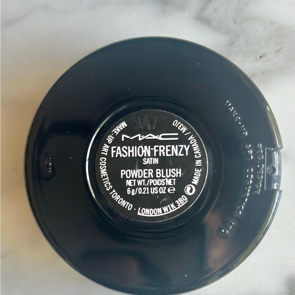 MAC Cosmetics - Picture 3 of 3